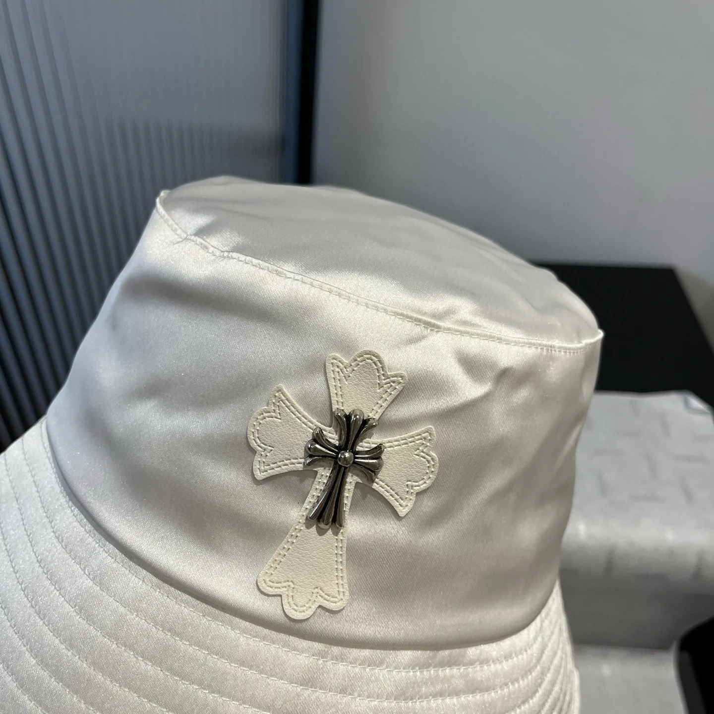 💰100¥ Croxin new fisherman hat, satin fabric, head circumference 57cm